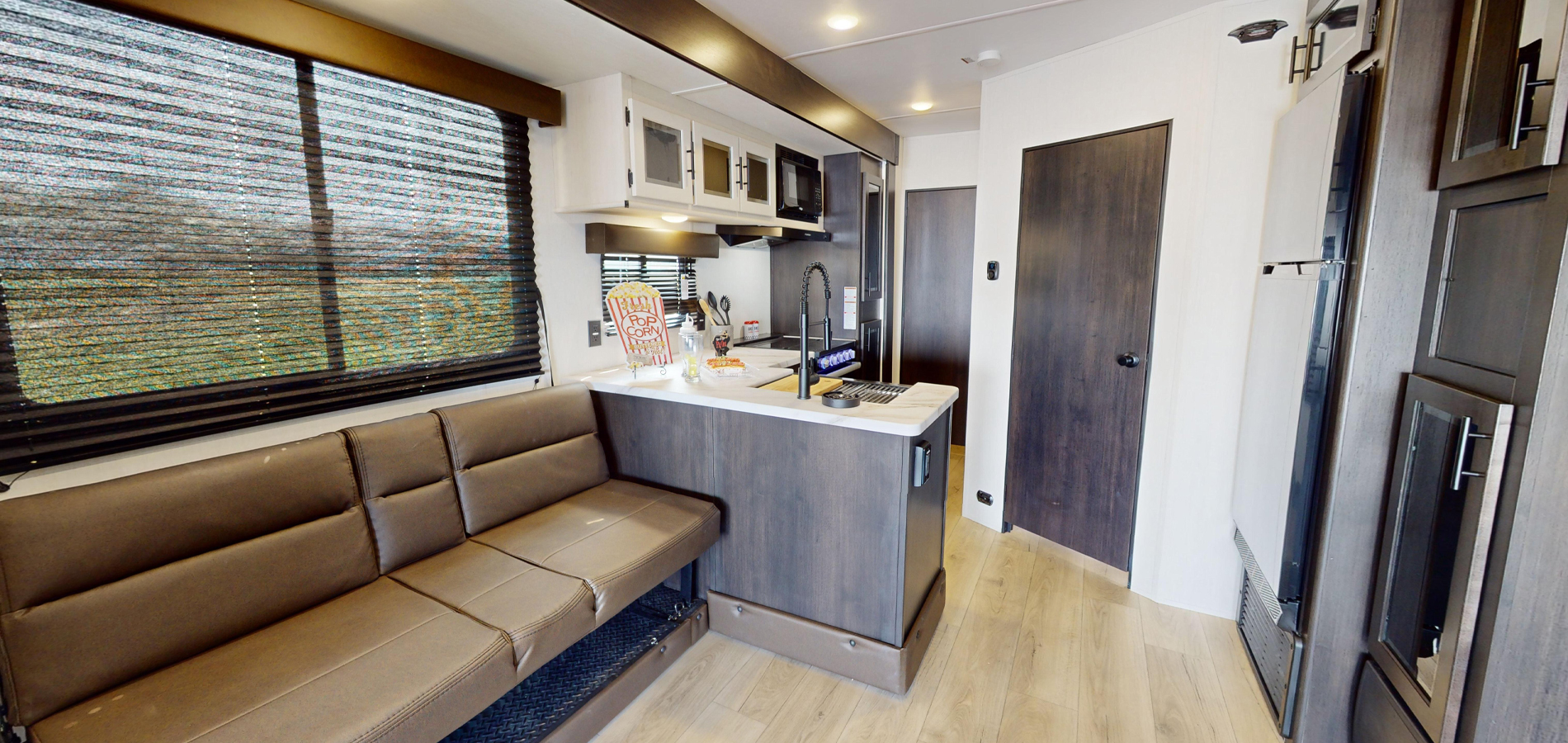 Cherokee Rogue SUT RVs