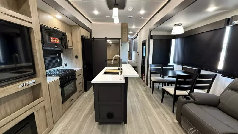 Campsite Elite Main Room